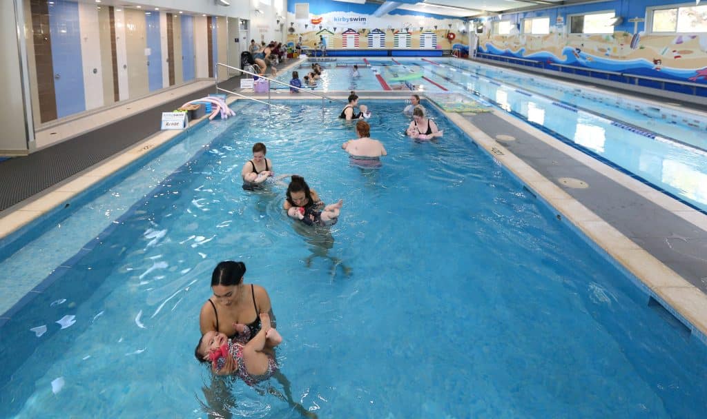 How to balance fun and learning in holiday swimming lessons